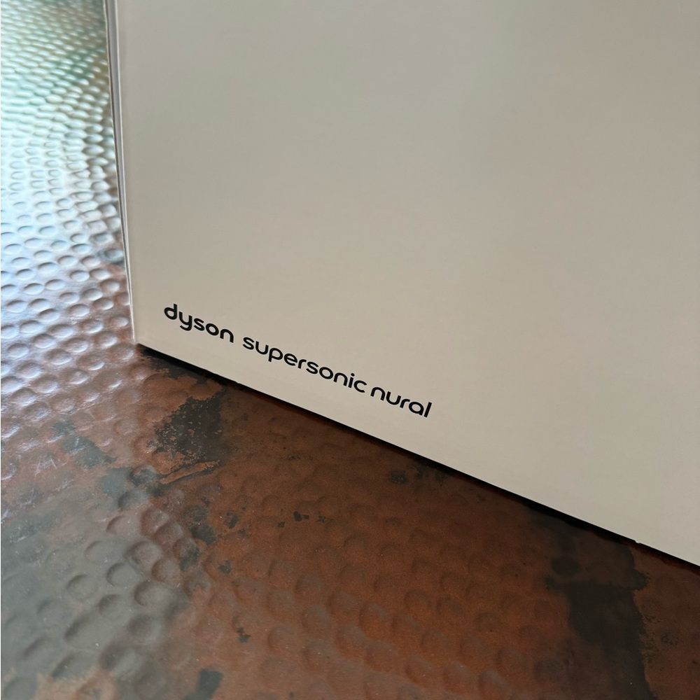 Dyson Supersonic Nural™ hair dryer Vinca
blue/Topaz - Picture 2 of 6